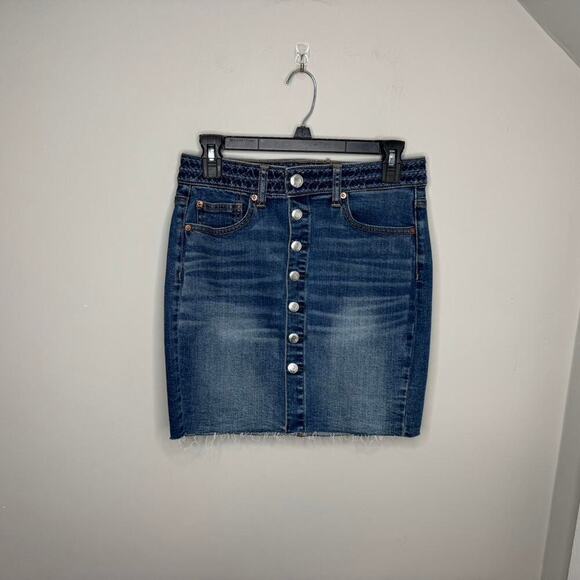 American Eagle Dresses & Skirts - American Eagle stretch denim Mini Skirt Size 4